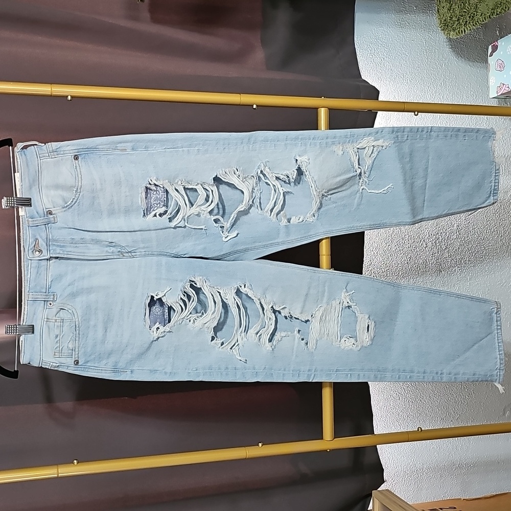 American eagle mom jeans